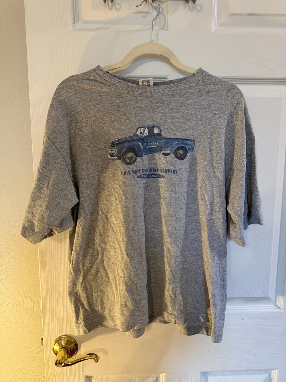 Old Navy Clothing Co. Oversized Gray Tee Blue Truck Graphic Kids XXL Trademark